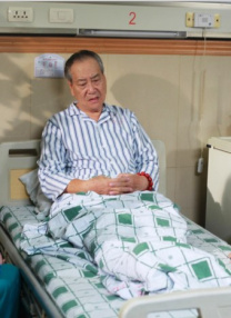 老板揉搓秘书丰满大乳动态图